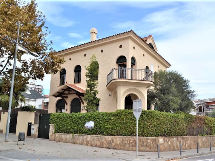 Home Select Sitges
