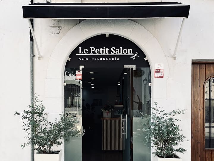 Le Petit Salon