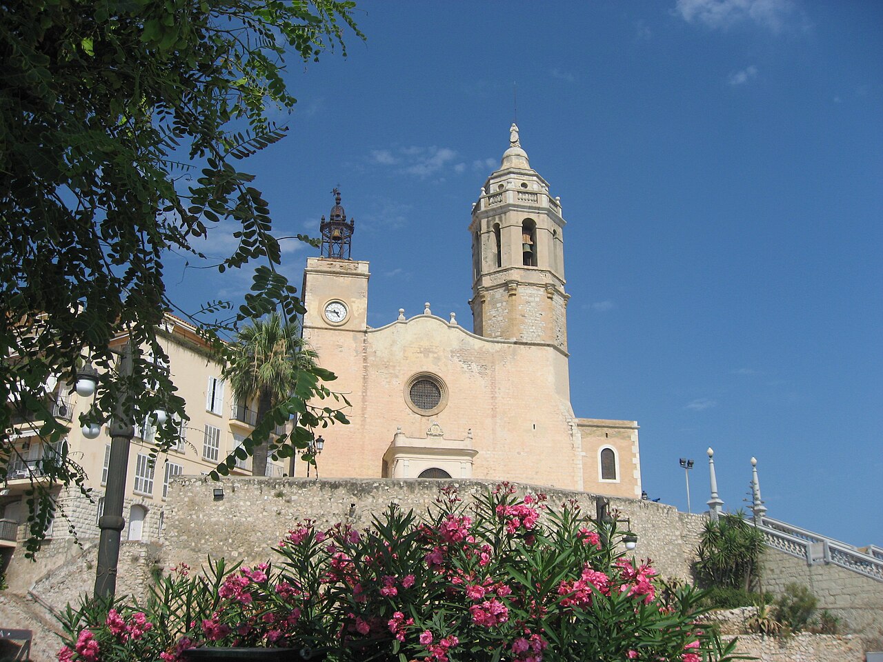 El Modernismo en Sitges: Rusiñol, el Cau Ferrat y las Festes Modernistes